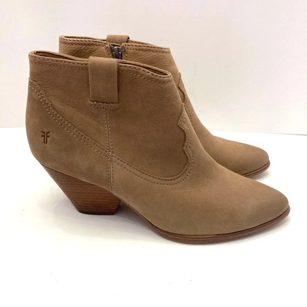 Frye Reina Booties Tan Leather Western Heeled Pointed Toe Womens 8 .5 Side Zip